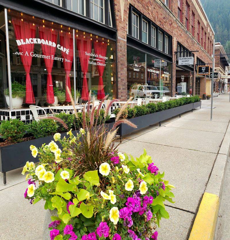 A Cafe That Also Moonlights As A Bookstore
