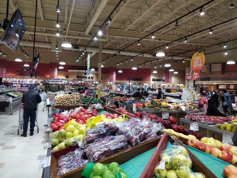 A Grocery Store That Feels Like A Food Festival