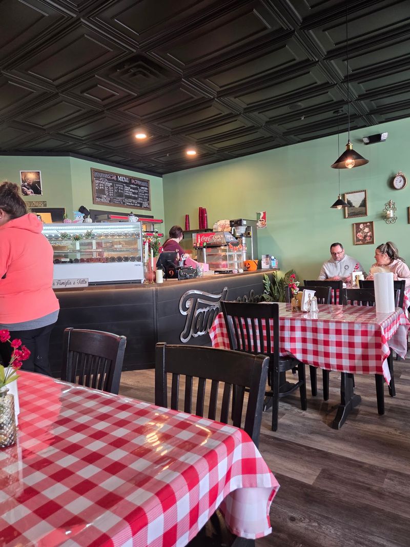 10 Kentucky Pizza Shops Worth The Drive For A Hot Slice This Fall - Decor Hint Tamburrino Pizzeria