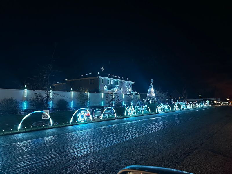 This Free Idaho Christmas Light Show Dances To Music Every Winter, From Carols To Taylor Swift - Decor Hint Planning Your Evening On Jenicek Loop