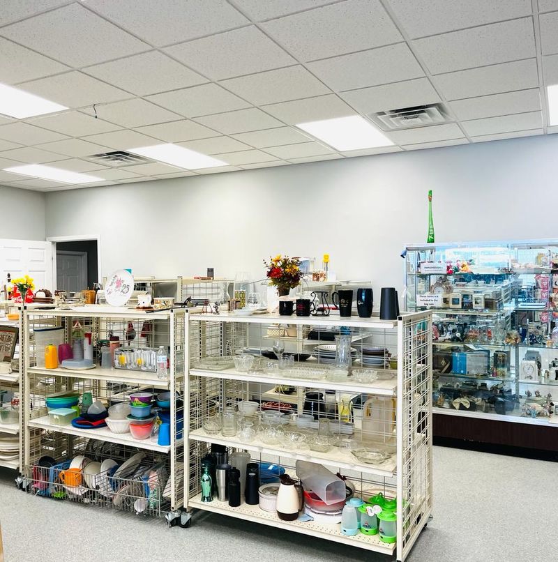 10 Giant Nebraska Thrift Stores Where Twenty-Five Dollars Still Fills Whole Bags With Finds - Decor Hint Grand Island Mission Avenue Thrift