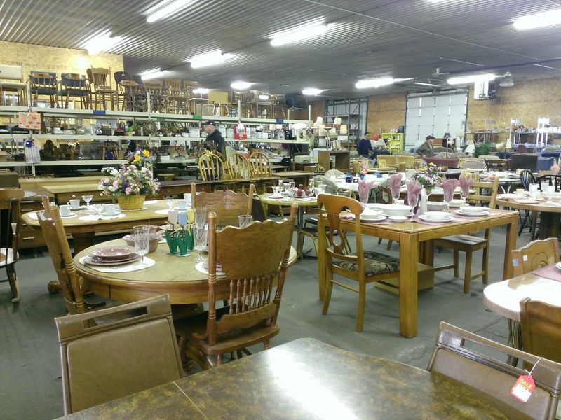 10 Giant Nebraska Thrift Stores Where Twenty-Five Dollars Still Fills Whole Bags With Finds - Decor Hint ReStore (fka HomeStore) (Fremont, Nebraska)