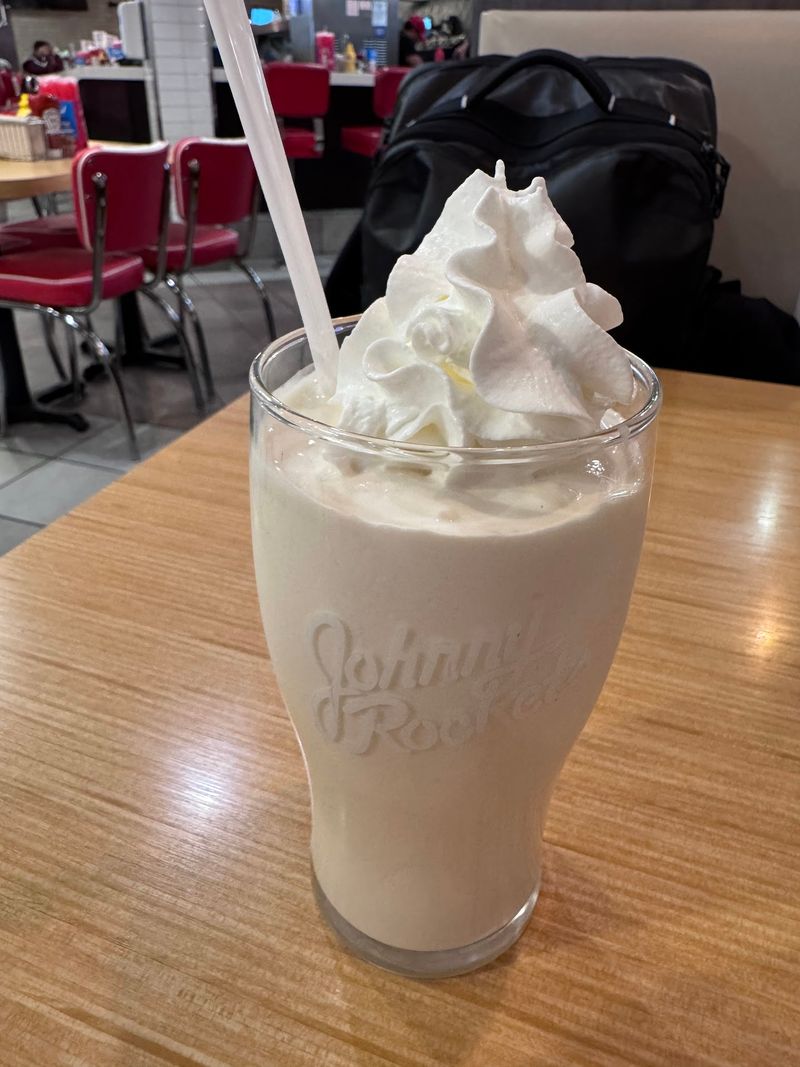 This Retro Maryland Diner Serves Crispy Onion Rings That People Keep Raving About - Decor Hint Save Room, Because Those Shakes Are Hand-Spun