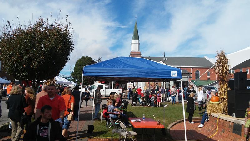 This North Carolina Town Is Celebrating 30 Years Of Rolling Pumpkins Down Main Street - Decor Hint Spend October 17 Surrounded By Peak-Season Mountain Color