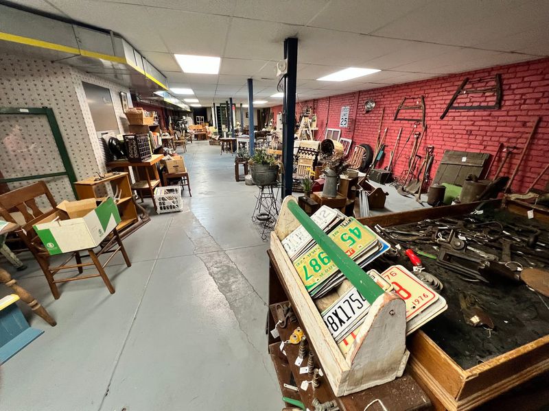 Heartland Antique Mall In Grand Island