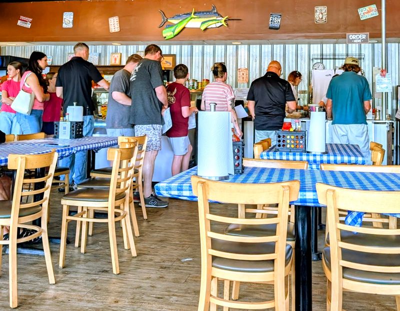 9 Secret Kentucky Fish Markets Where Locals Stock Up On Fresh Seafood For Dinner - Decor Hint Gulf Coast Connection Seafood