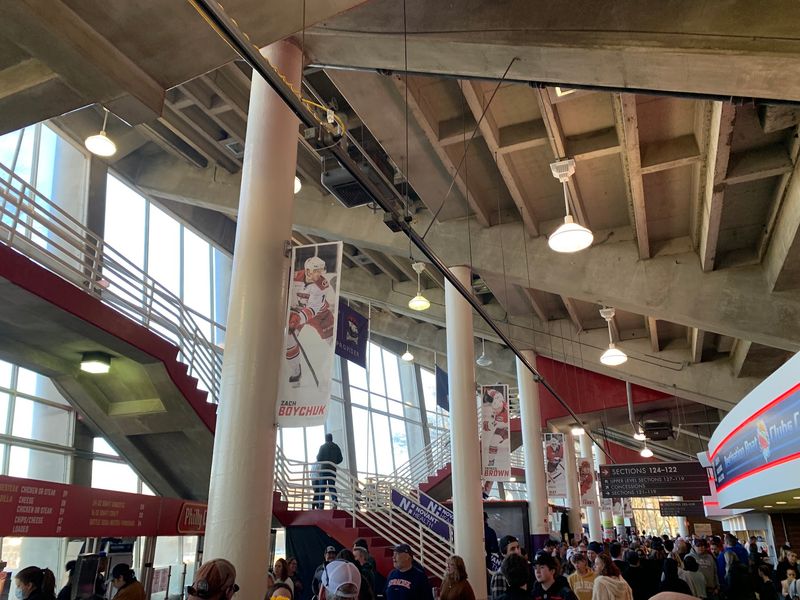 Built With 48 Concrete Columns And A Record-Breaking 332-Foot Dome, This 1955 North Carolina Coliseum Still Defies Expectations - Decor Hint Party Between The Locker Room And The Ice