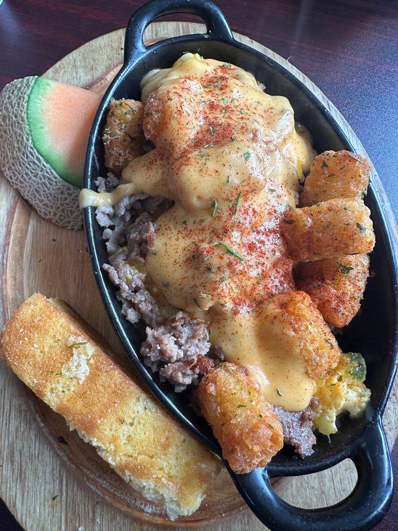 Generous Plates Without The Fancy Fuss