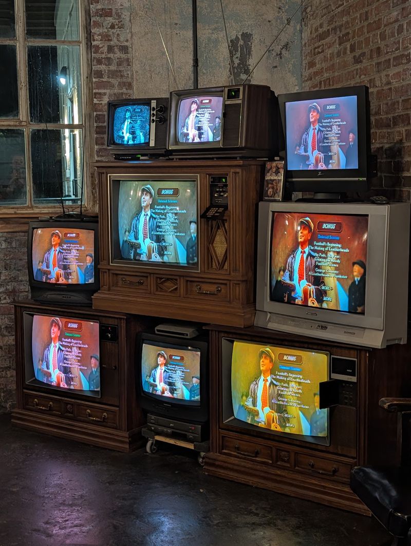 Teen Drama Lovers, Your Favorite Shows Are On The Walls