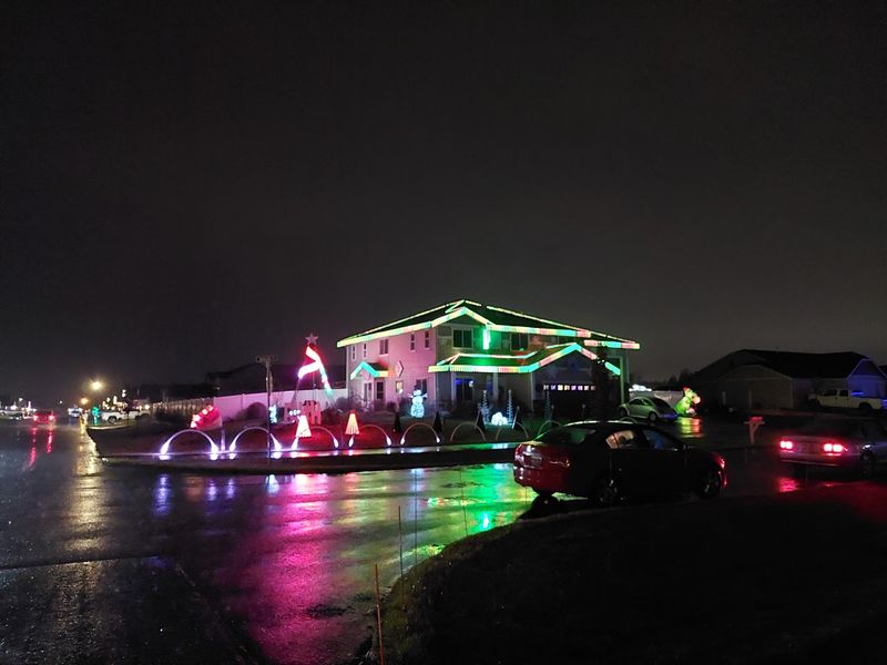 This Free Idaho Christmas Light Show Dances To Music Every Winter, From Carols To Taylor Swift - Decor Hint Good Manners Make The Show Better For Everyone