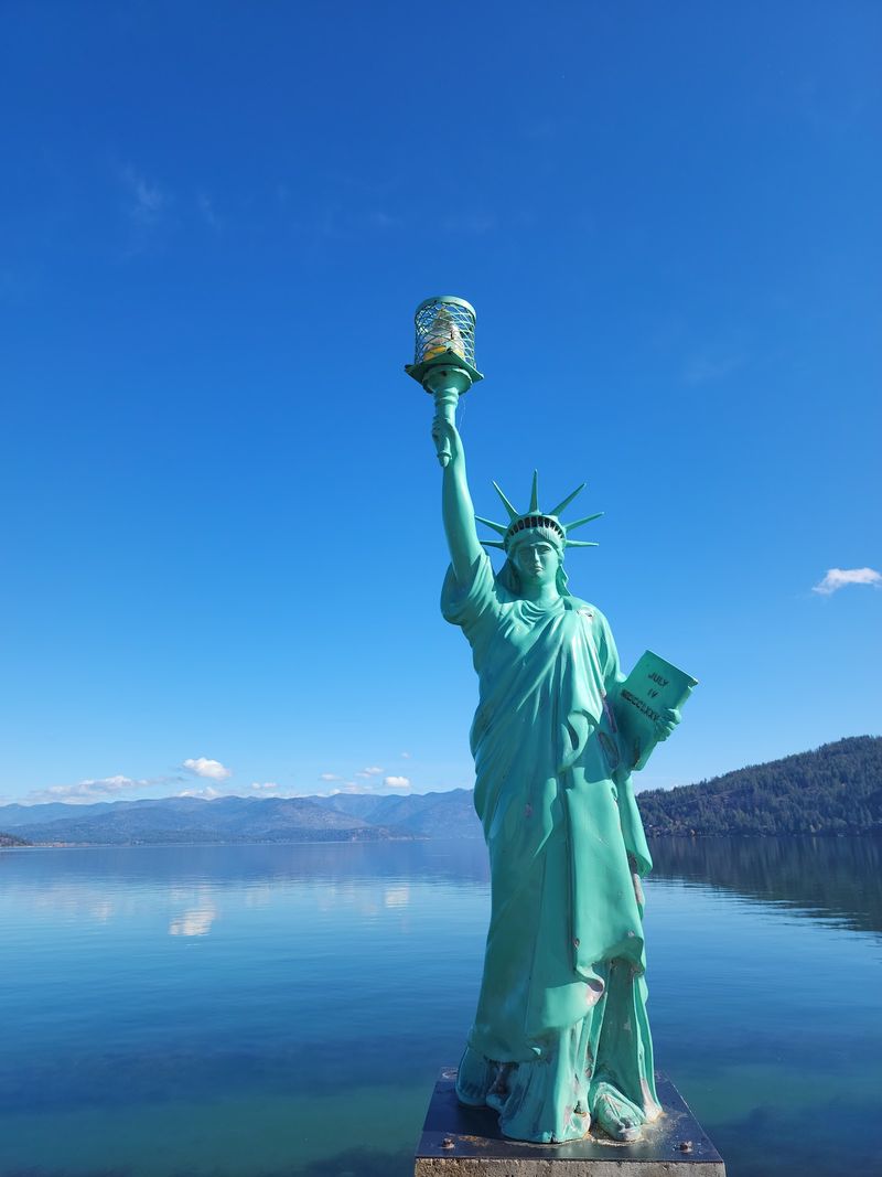 When This Idaho Town Ranked Among America's Best Small Places To Live, Longtime Residents Felt The Change - Decor Hint Lady Liberty Keeps Watch Over A North Idaho Beach