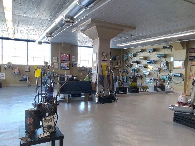 Vacuums From The 1800s Fill An Entire Idaho Museum Built Around The History Of Cleaning - Decor Hint Plan A Few Hours And Check The Calendar First