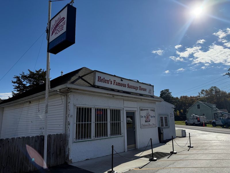 Helen's Sausage House, Smyrna