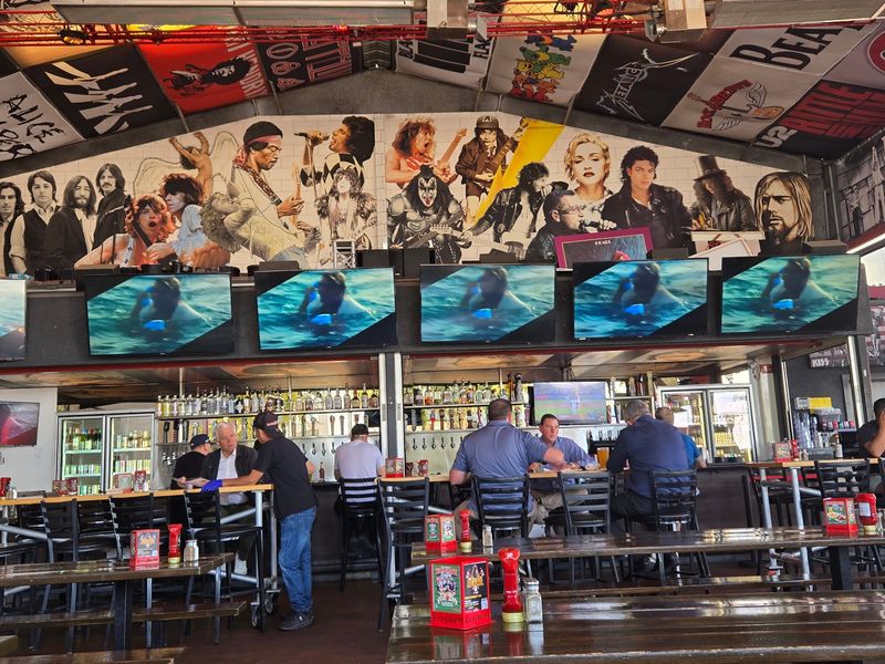 Rock & Brews El Segundo