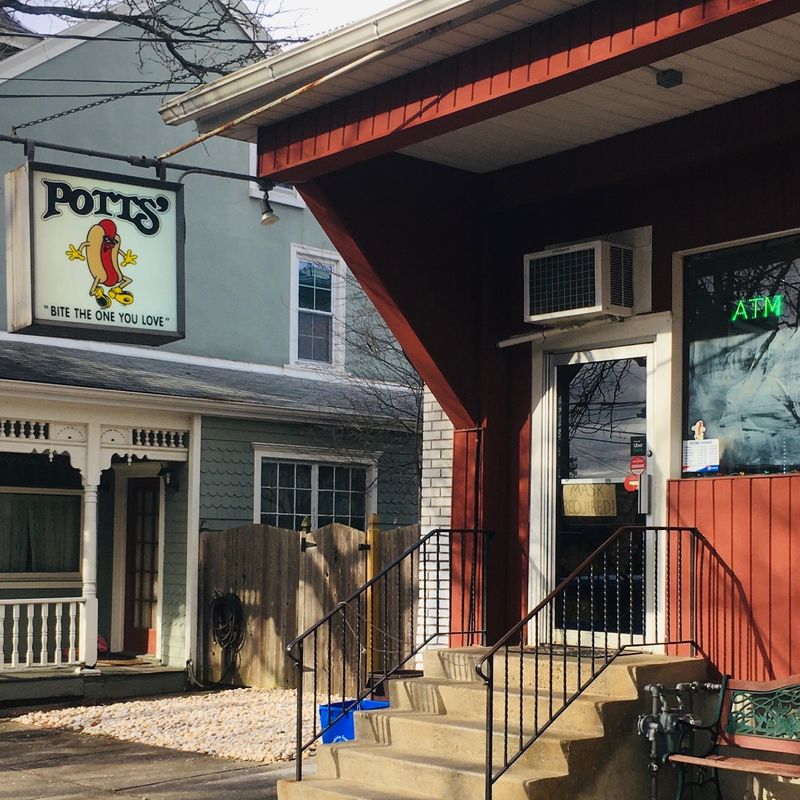 10 Pennsylvania Hot Dog Stands That Have Been Grilling The Same Way For Generations - Decor Hint Potts' Doggie Shop