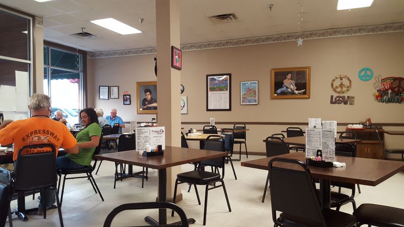 We Ranked 10 Of Georgia's Classic Diners And Here Are The Results - Decor Hint Maggie Mae's, Brunswick, GA