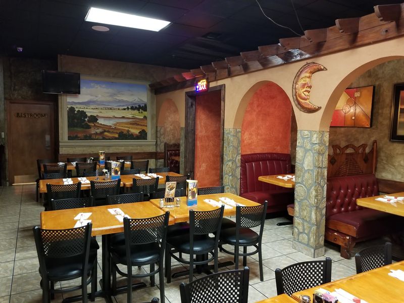 El Azteca, Monroe
