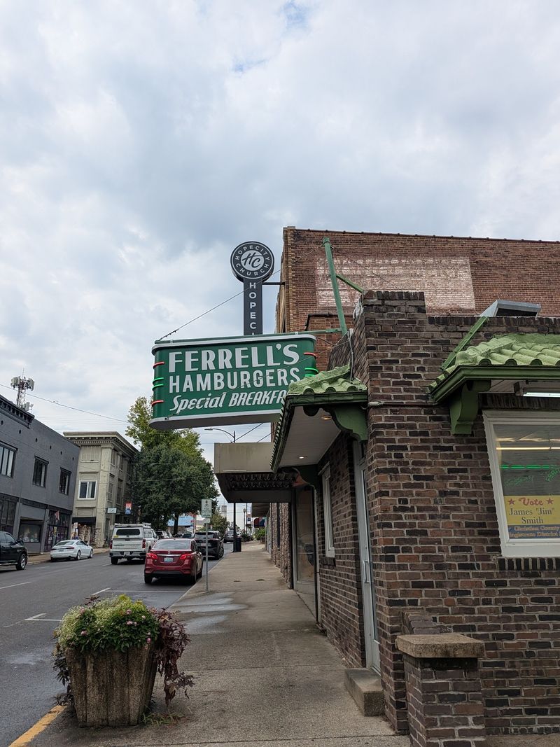 We Ranked The Best Burgers In Kentucky And These 10 Places Made The Final Cut - Decor Hint Ferrell's Snappy Service