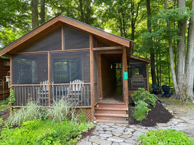 Lakeside Cabins Resort