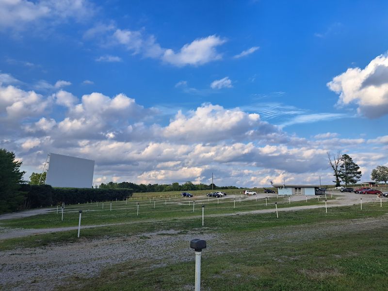 Two Movies For About $11 Is Still A Real Thing At This Kentucky Drive-In Theater - Decor Hint Grab A Good Spot Early And Bring The Lawn Chairs