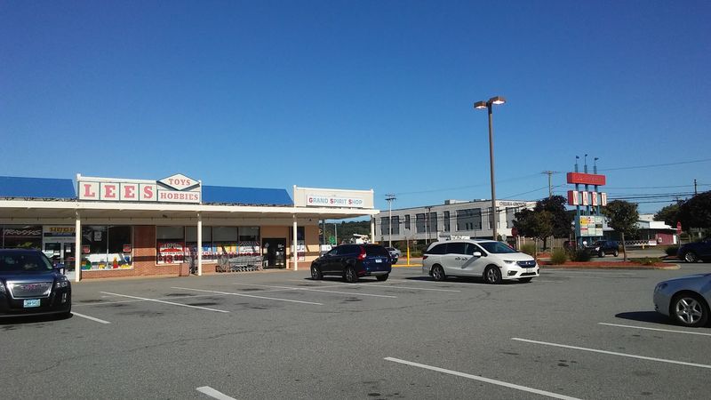 This Connecticut Hobby Shop Is An RC Enthusiast’s Paradise Packed With Model Planes, Helicopters And Kits - Decor Hint Plan Your Trip Around These Easy Visiting Tips