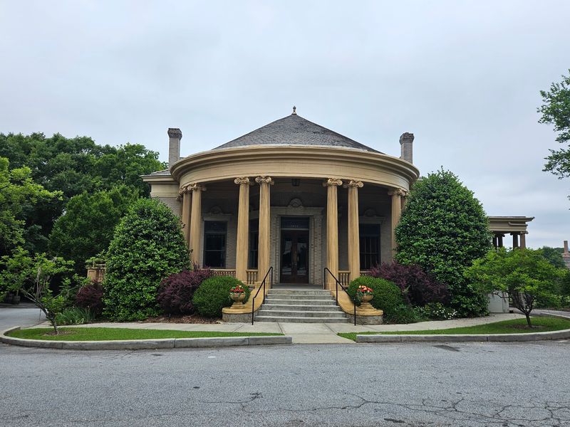 This Georgia Neighborhood Comes Alive With Traditional Dancing, Music, And A Free Cultural Festival This November - Decor Hint Save A Seat At 7 Stages For An Evening Of Art And Activism