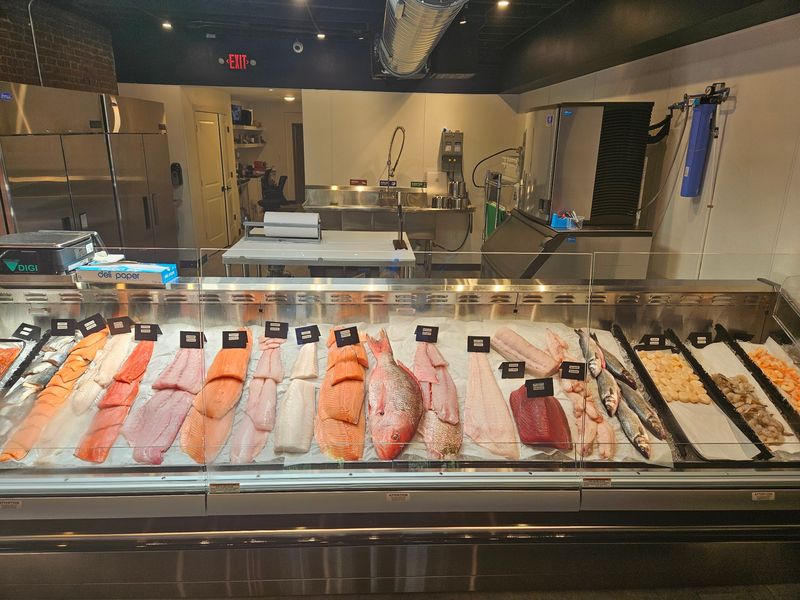 9 Secret Kentucky Fish Markets Where Locals Stock Up On Fresh Seafood For Dinner - Decor Hint Highland Fish Market