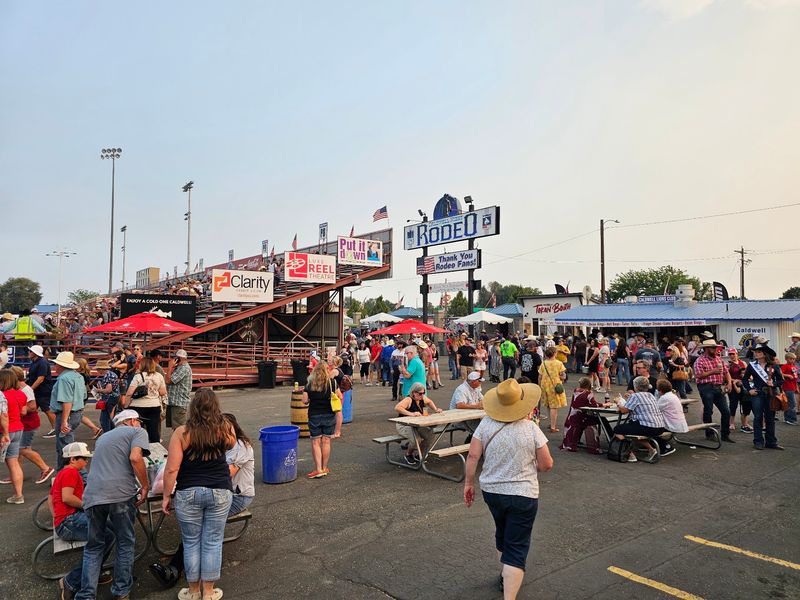 Chorizo, Brisket, And Vendor Rows