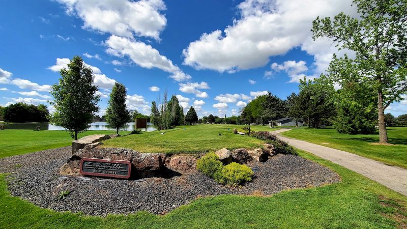 Golf Courses Keep The Weekend Tee Times Full