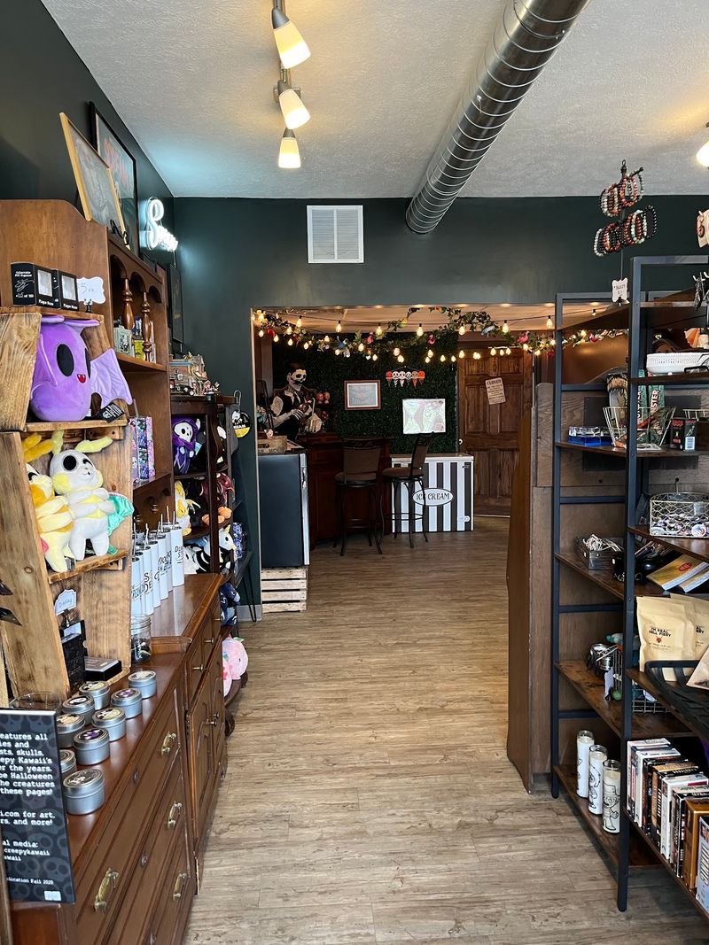 Browsing The Screamatorium Next Door