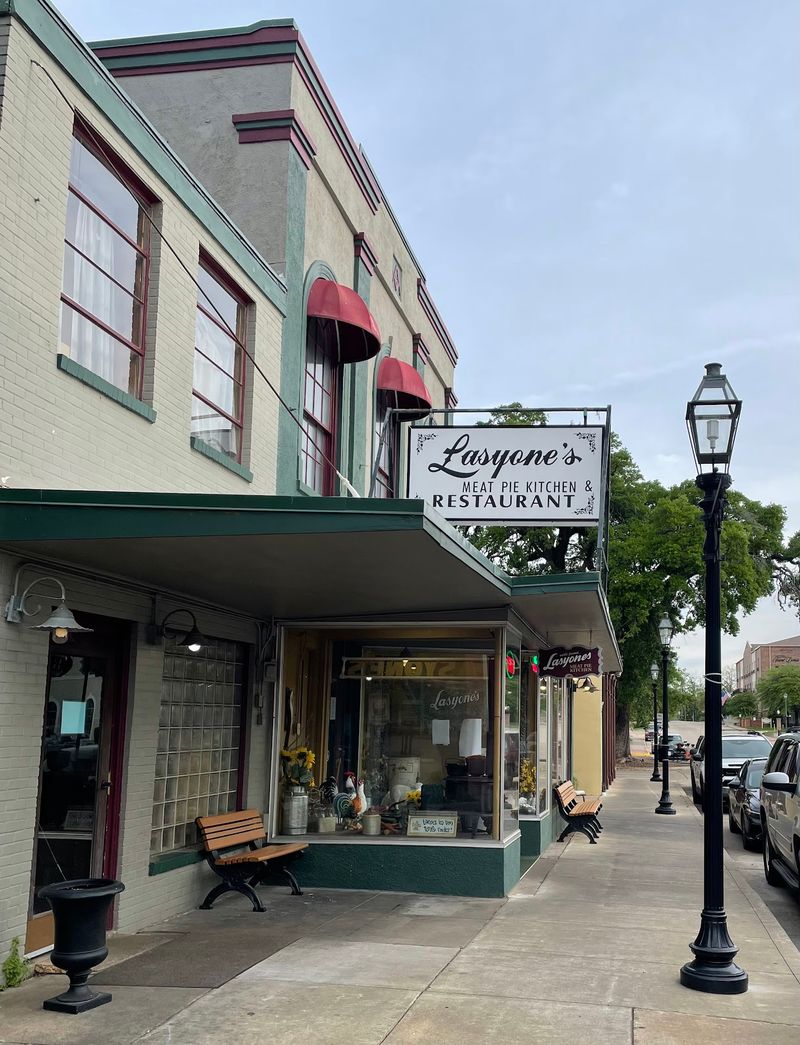 Lasyone's Meat Pie Restaurant, Natchitoches