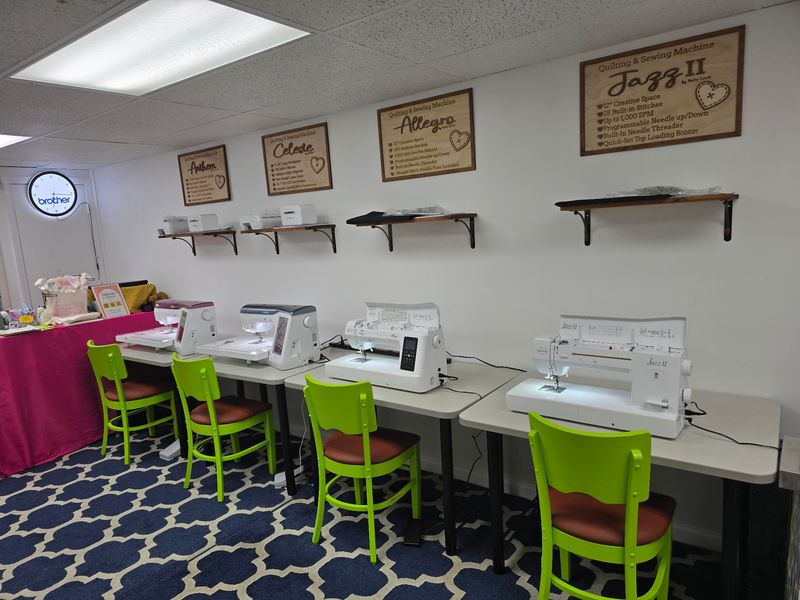 This Small-Town Tennessee Sewing Studio Shows First-Timers How To Make Their Own Quilts - Decor Hint Test-Drive A Machine Before You Commit