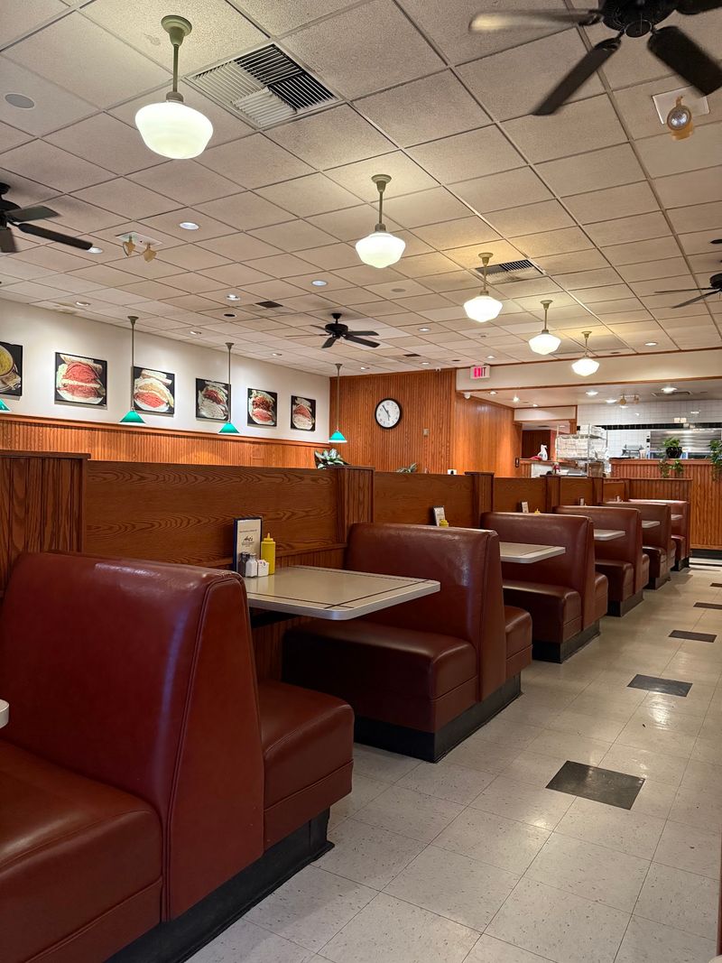 Art's Delicatessen: Old-School Comfort On A Plate