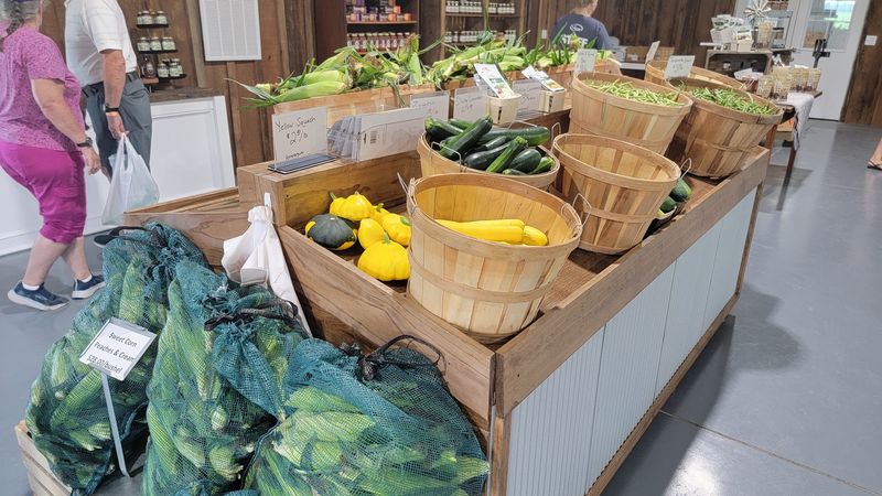 This Kentucky Family Farm Sells Pasture-Raised Beef And Fresh Blue Eggs Straight From The Source - Decor Hint Stock Up With Bulk Beef And Pantry Goods