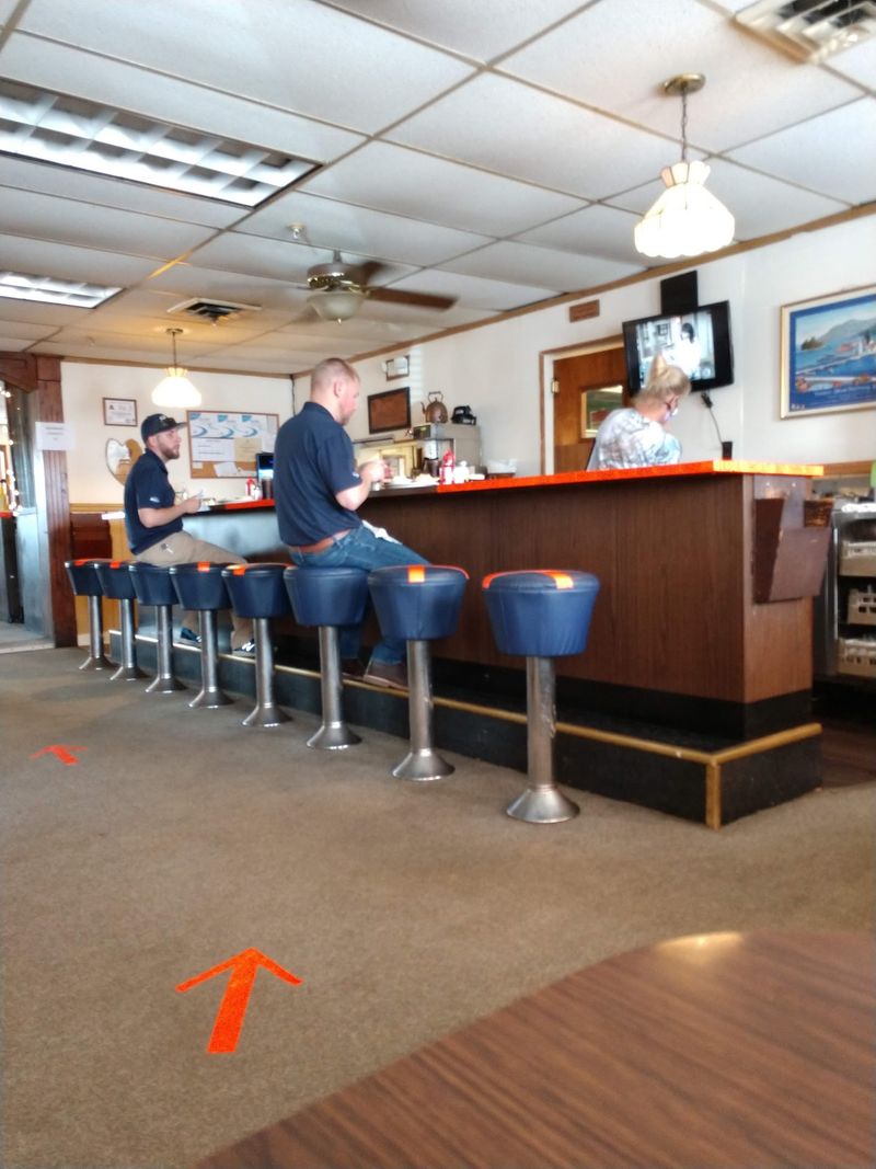 This Beloved North Carolina Diner Is Back After Nearly Two Years, Keeping A Tradition Alive Since 1971 - Decor Hint Familiar Faces Are Back Behind The Griddle