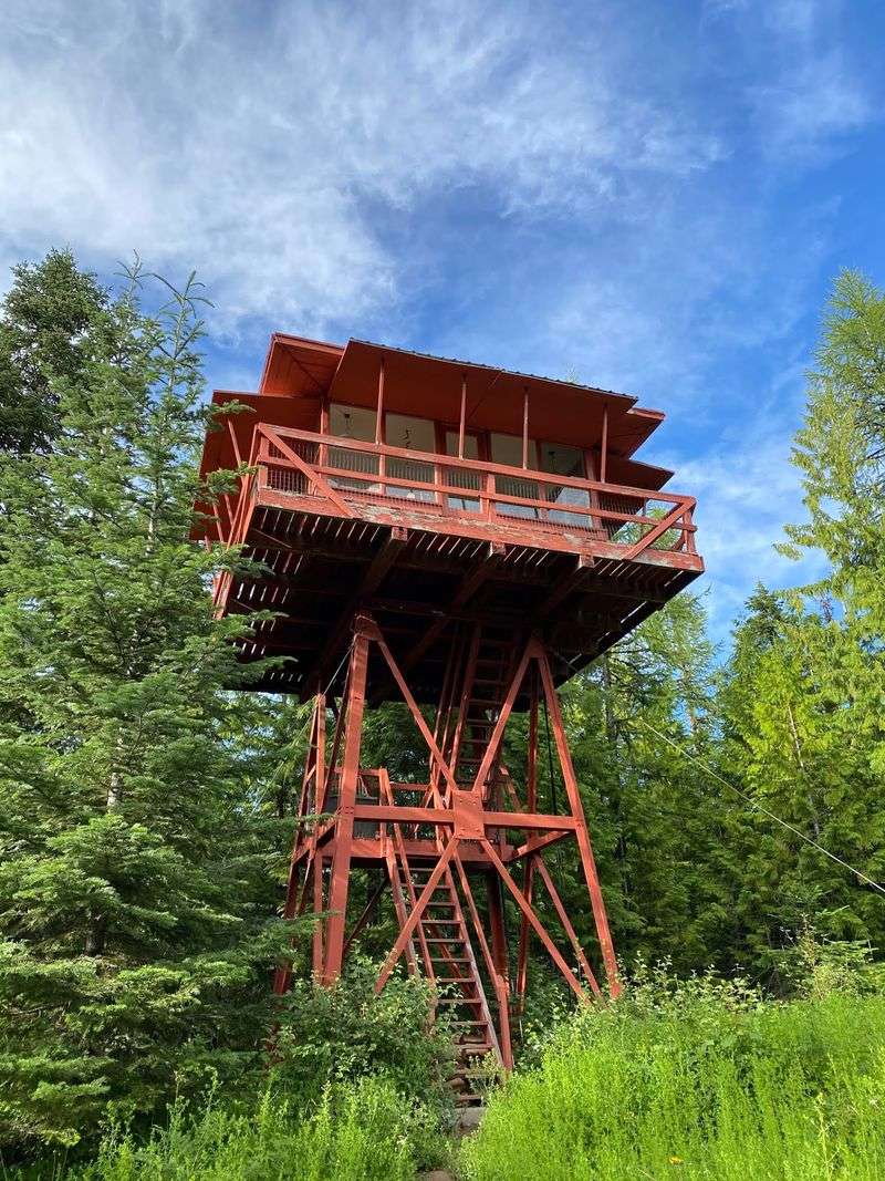8 Idaho Fire Lookout Rentals Where You Sleep In A Glass Cabin Atop A Peak - Decor Hint Crystal Peak Lookout