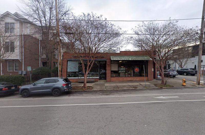 Historic Oakwood Makes The Perfect Backdrop For A Sandwich Stroll