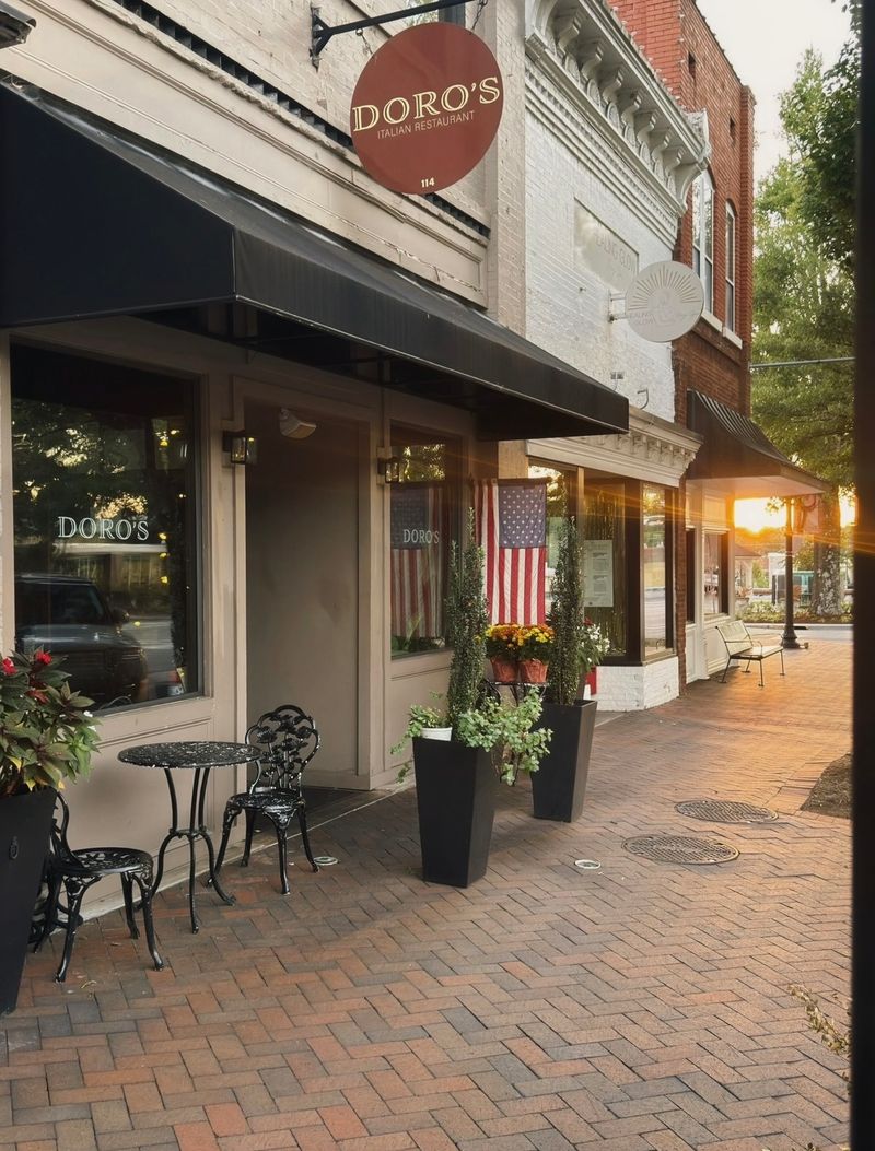 9 Small-Town Georgia Italian Restaurants Serving Homemade Pasta And Old-School Favorites - Decor Hint Doro's Italian Restaurant, Calhoun