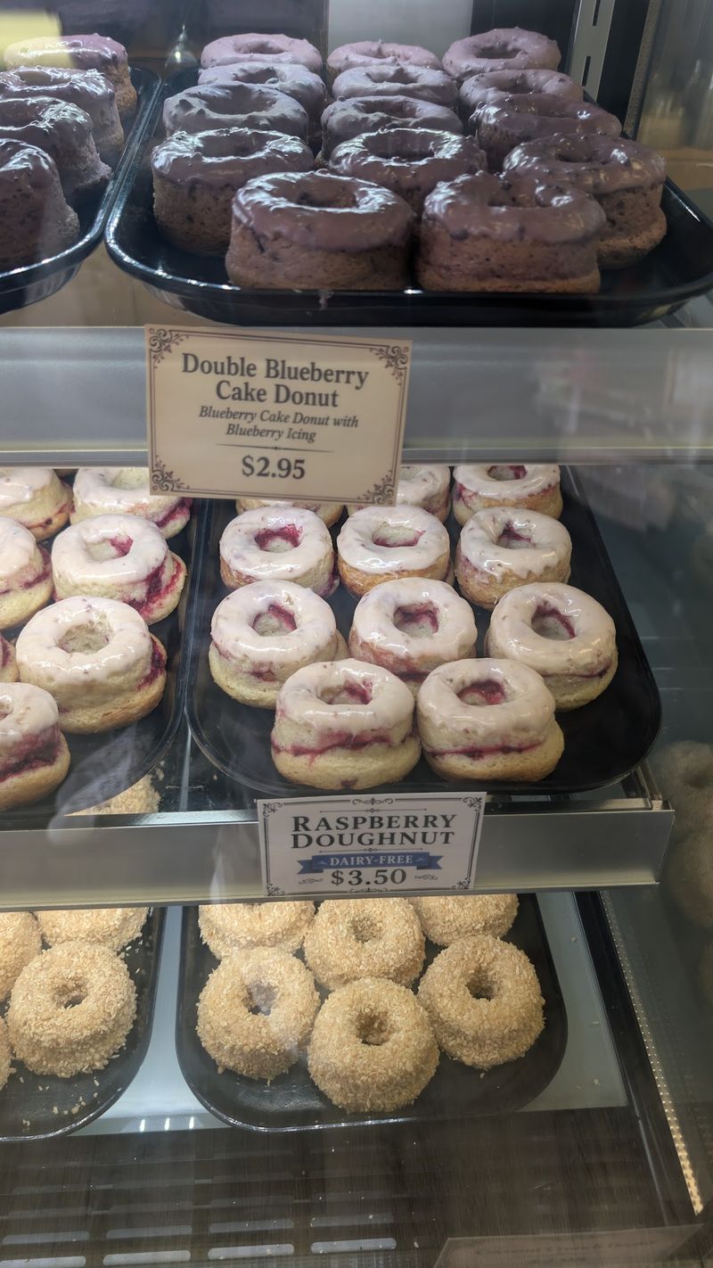 This Idaho Falls Gluten-Free Bakery Bakes Every Donut And Cupcake Without Wheat - Decor Hint Real Raspberry Inside The Best-Selling Donut
