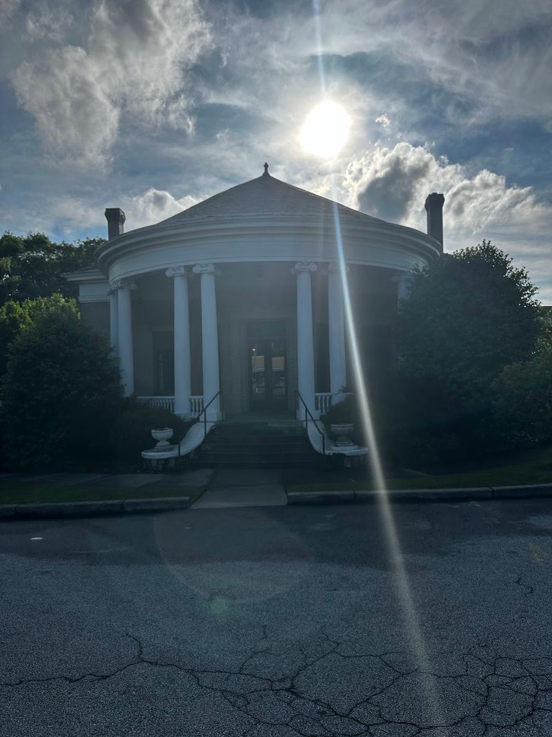 This Georgia Neighborhood Comes Alive With Traditional Dancing, Music, And A Free Cultural Festival This November - Decor Hint Watch The Circle Fill With Exhibition And Intertribal Dancing