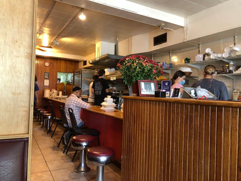 Mo's Midtown Restaurant