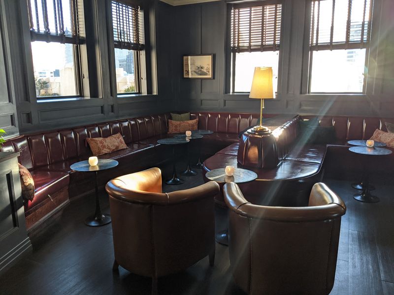 This Detroit, Michigan, Rooftop Restaurant Pairs Truffle Fries, Lamb Meatballs, And Gorgeous Views - Decor Hint Velvet, Marble, And Deep Blues