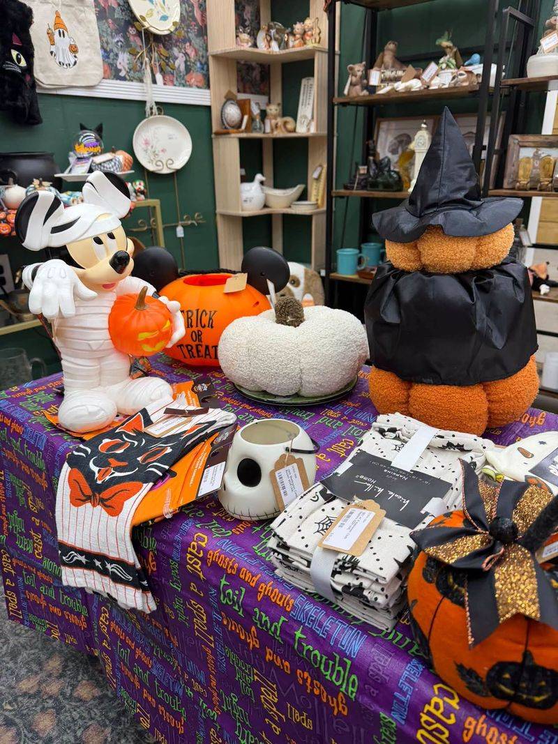 10 Kentucky Antique Malls Perfect For Early Holiday Shopping In 2026 - Decor Hint America's Antique Mall Louisville