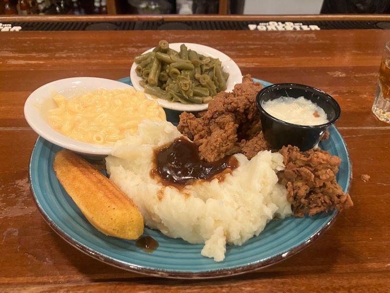 11 Kentucky Eateries That Do Zero Advertising Yet Fill Up Every Night - Decor Hint Ramsey's Diner