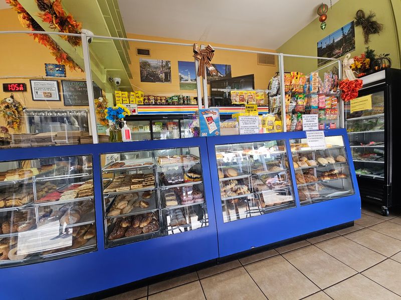 La Original Panaderia El Salvador, Los Angeles: Bakery Tamales With Heart