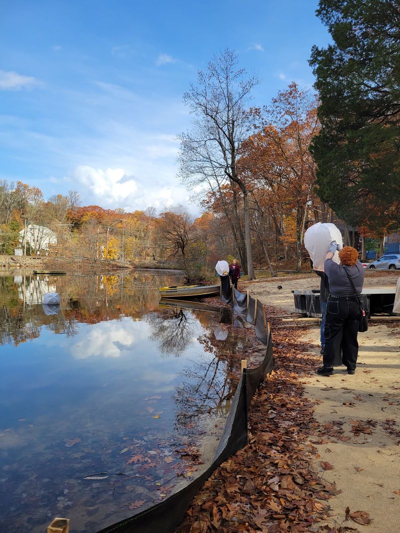 This North Carolina City Forgot Fall Exists And Is Still Hitting 76°F In October - Decor Hint Eighty-Degree Weather Can Hang Around Long After Fall Officially Begins