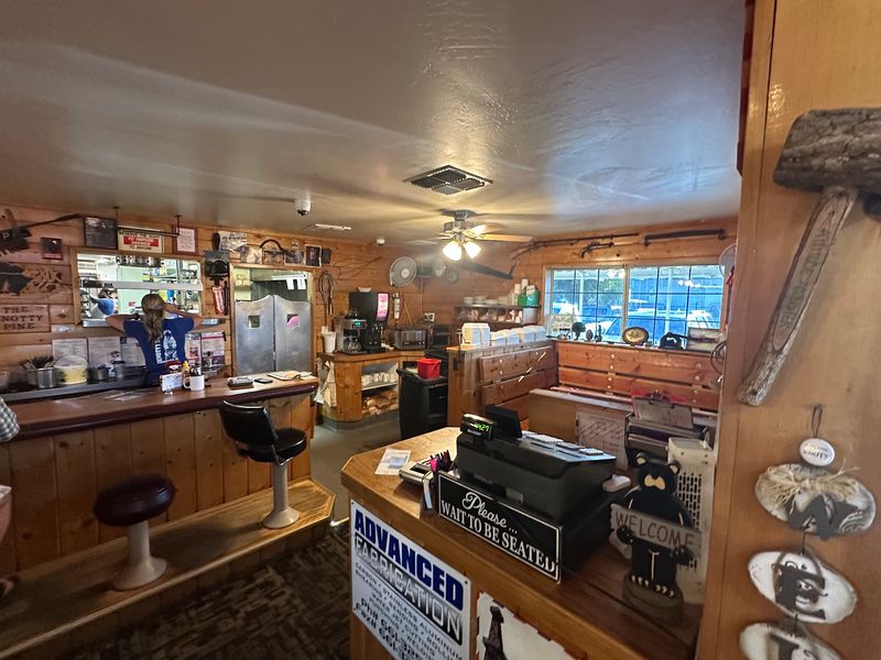 8 Hole-In-The-Wall Eateries In Central California Most Visitors Miss In 2026 - Decor Hint Cope's Knotty Pine Cafe