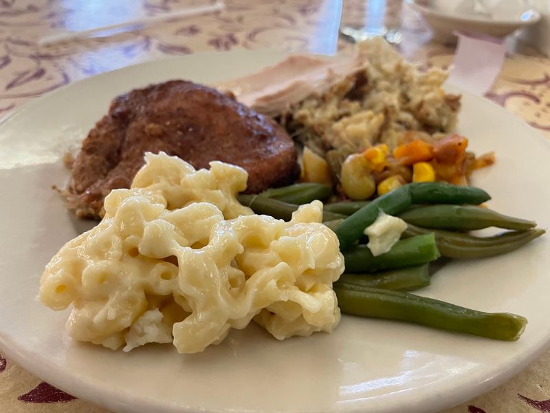 These 7 Pennsylvania Buffets Serve Mountains Of Fried Chicken But The Crowds Drop Off After Dark - Decor Hint Masser's Restaurant Brings Central Pennsylvania Chicken to Route 61