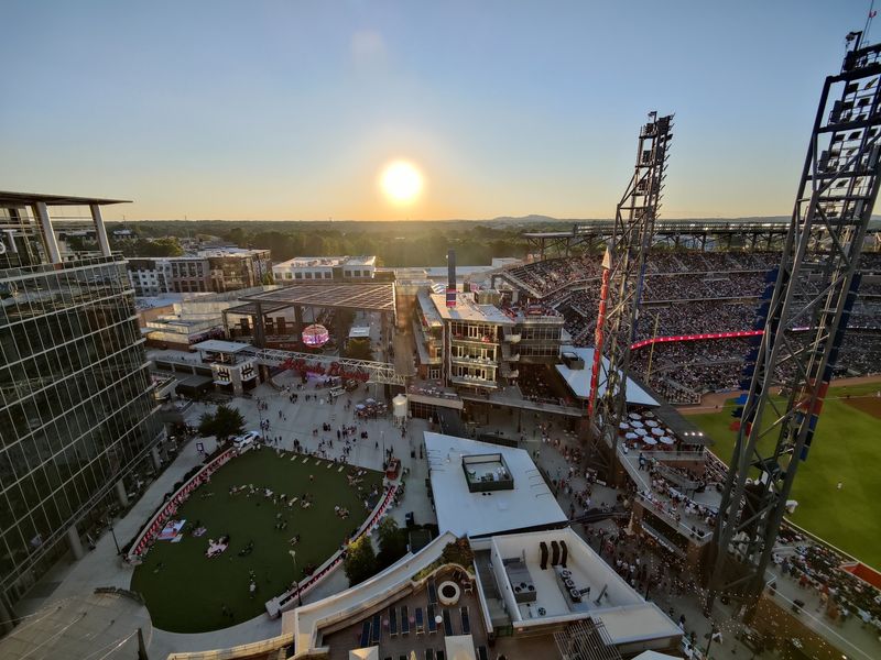 This Georgia Destination Is Hosting Free Outdoor Movies This Fall, Followed By A Festival With 20+ Local Vendors - Decor Hint Dinosaurs Roar Back With Jurassic Park