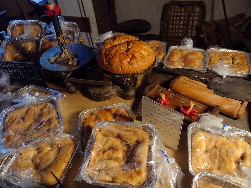 Lovefeast Buns Keep One Of The Community’s Most Meaningful Food Traditions Alive